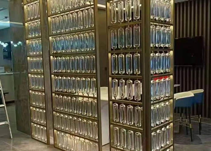 The difference between stainless steel screen and aluminum alloy screen